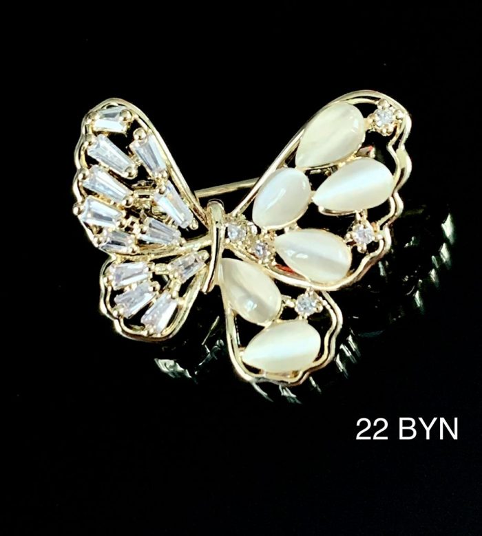 Брошь бабочка с кристалами
